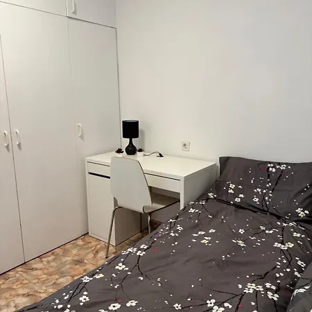 Проживание в семье Hogar Mediterraneo